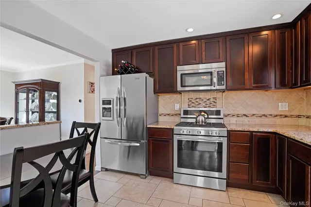 $979,999 | 91-03 156th Avenue | Rockwood Park