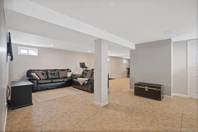 $979,999 | 91-03 156th Avenue | Rockwood Park