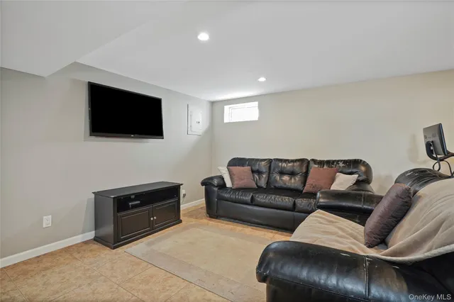 $979,999 | 91-03 156th Avenue | Rockwood Park