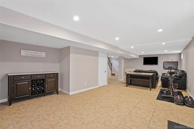 $979,999 | 91-03 156th Avenue | Rockwood Park