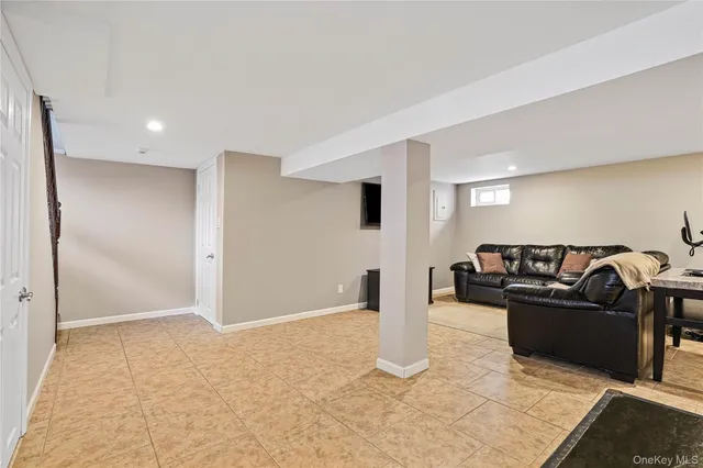 $979,999 | 91-03 156th Avenue | Rockwood Park