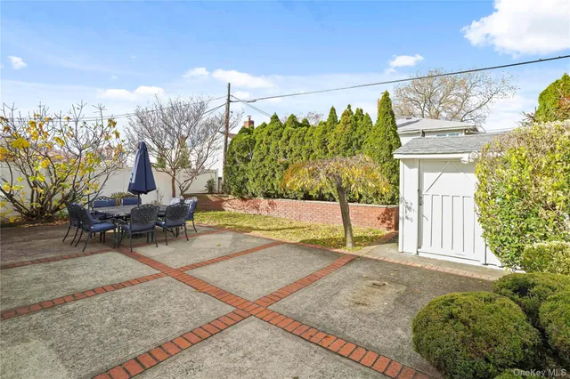 $979,999 | 91-03 156th Avenue | Rockwood Park