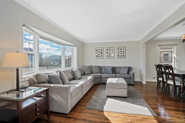 $979,999 | 91-03 156th Avenue | Rockwood Park