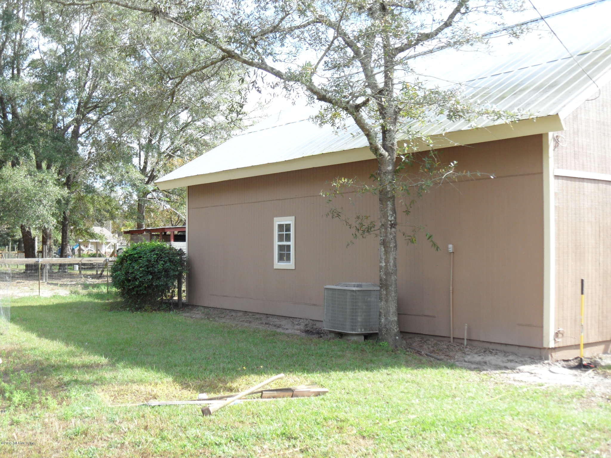 2873 Eagle Point Road Middleburg, FL 32068 - Photo 36 of 50 Side of in-law/garage