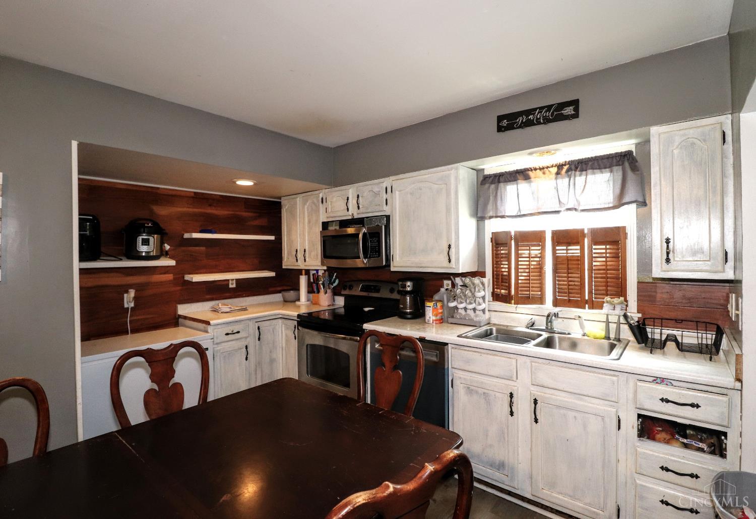 5642 Leumas Road Cincinnati, OH 45239 - Photo 7 of 51