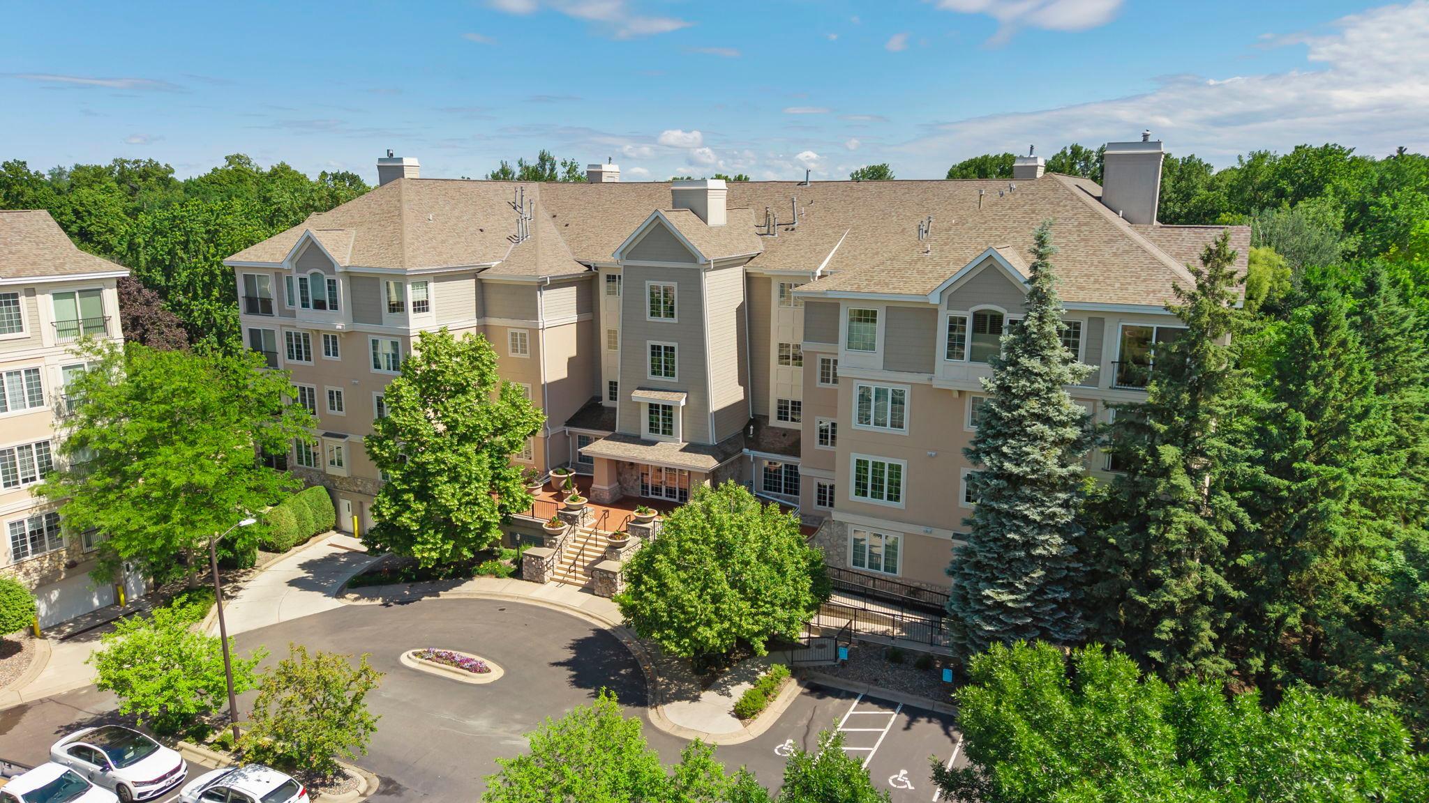 11460 Fairfield Road West, Unit 103 Minnetonka, MN 55305 - Photo 3 of 72