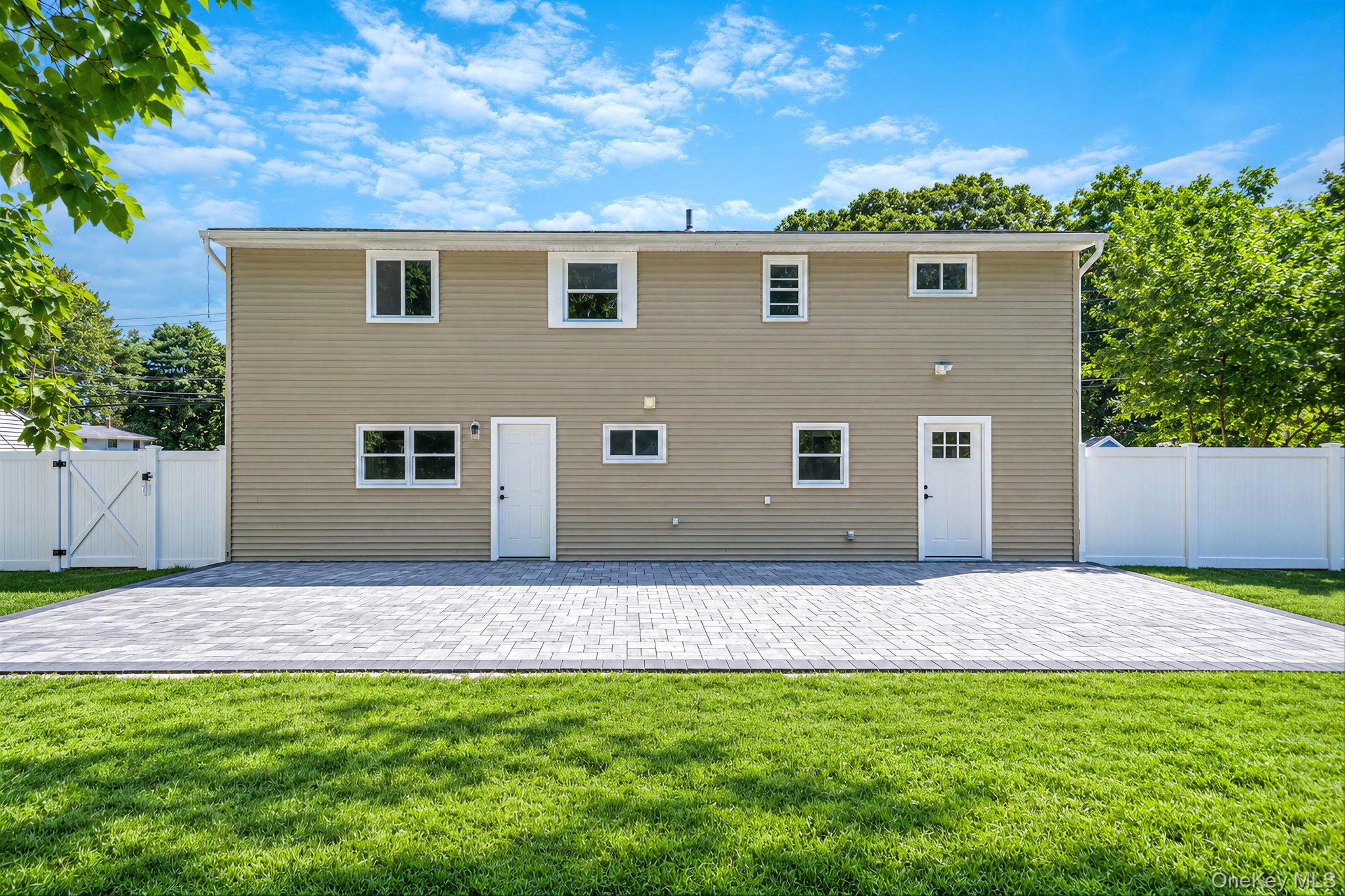 118 Boyle Road Selden, NY 11784 - Photo 6 of 35 Gallery Image 6