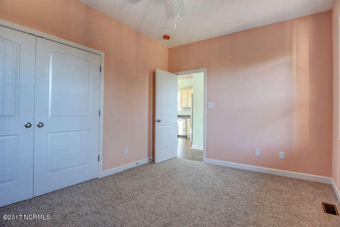 122 Atkinson Road Surf City, NC 28445 - Photo 15 of 51 122 Atkinson Rd Surf City NC-small-015-1