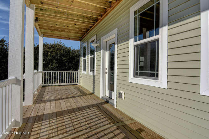 122 Atkinson Road Surf City, NC 28445 - Photo 4 of 51 122 Atkinson Rd Surf City NC-small-004-3