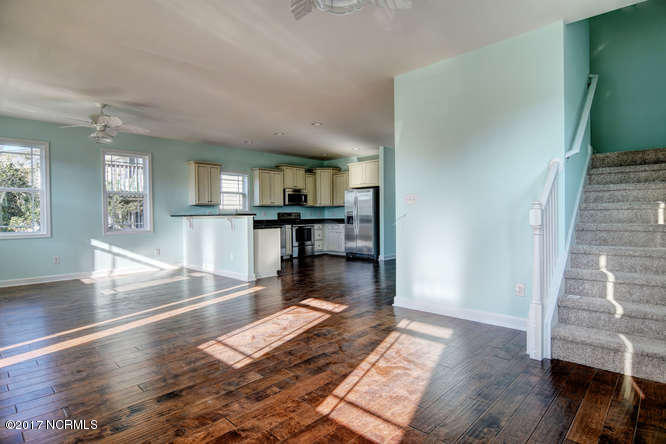 122 Atkinson Road Surf City, NC 28445 - Photo 6 of 51 122 Atkinson Rd Surf City NC-small-006-2
