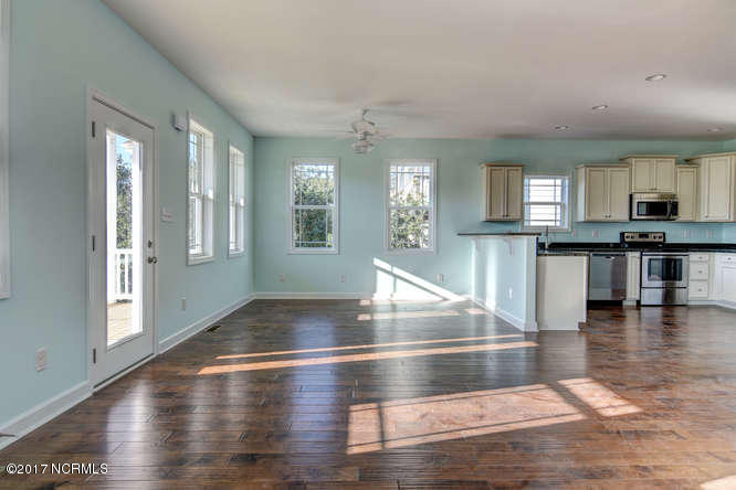 122 Atkinson Road Surf City, NC 28445 - Photo 7 of 51 122 Atkinson Rd Surf City NC-small-007-1