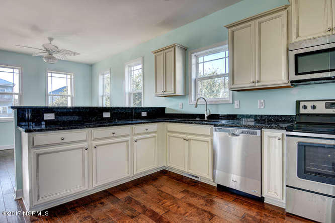 122 Atkinson Road Surf City, NC 28445 - Photo 10 of 51 122 Atkinson Rd Surf City NC-small-010-2