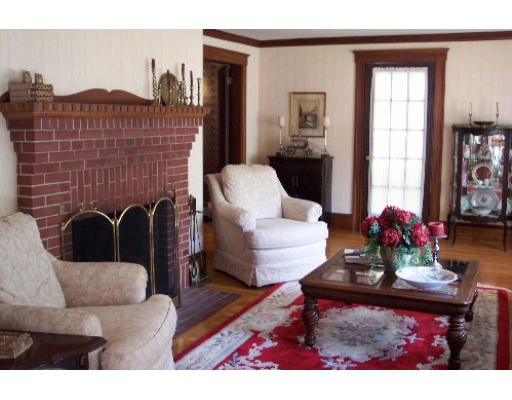 13 Pasho Street Andover, MA 01810 - Photo 4 of 10