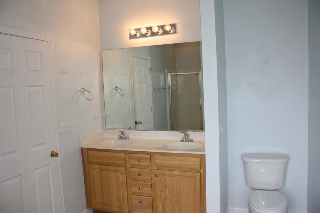 276 Westbrooke Road Summerville, SC 29486 - Photo 14 of 32 Master bath