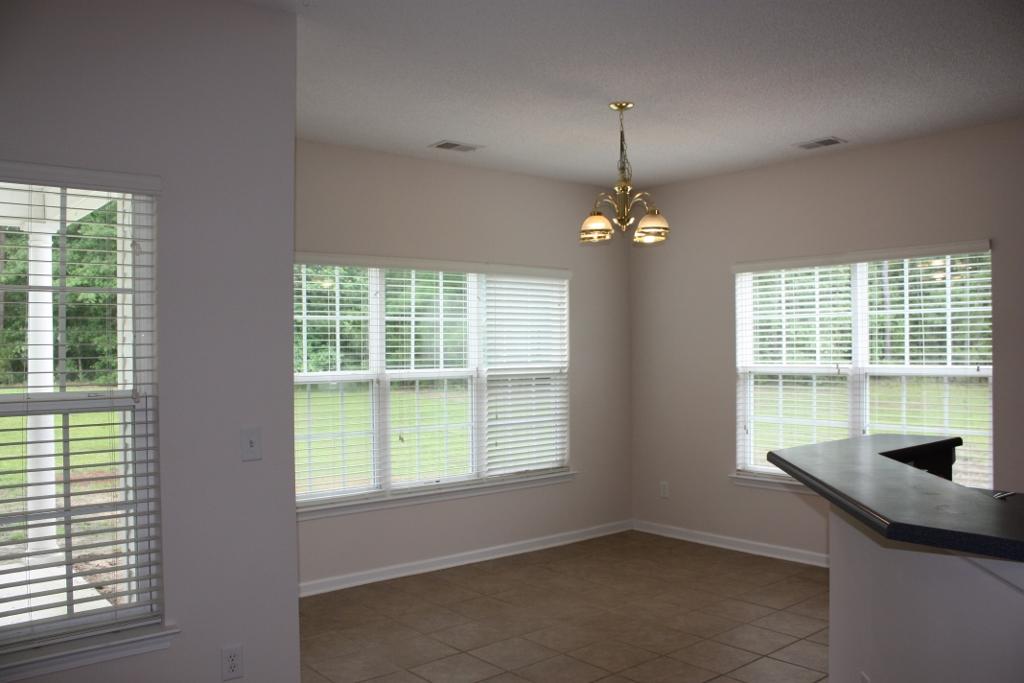 276 Westbrooke Road Summerville, SC 29486 - Photo 7 of 32 Eat in Kitchen