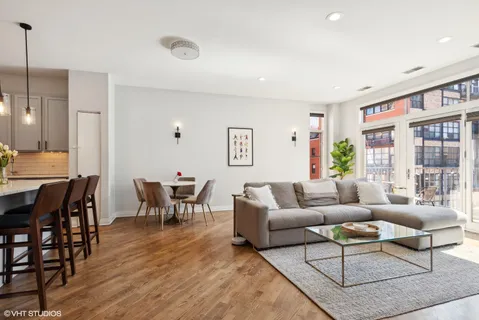 $575,000 | 560 West Fulton Street, Unit 506, Chicago, IL 60661