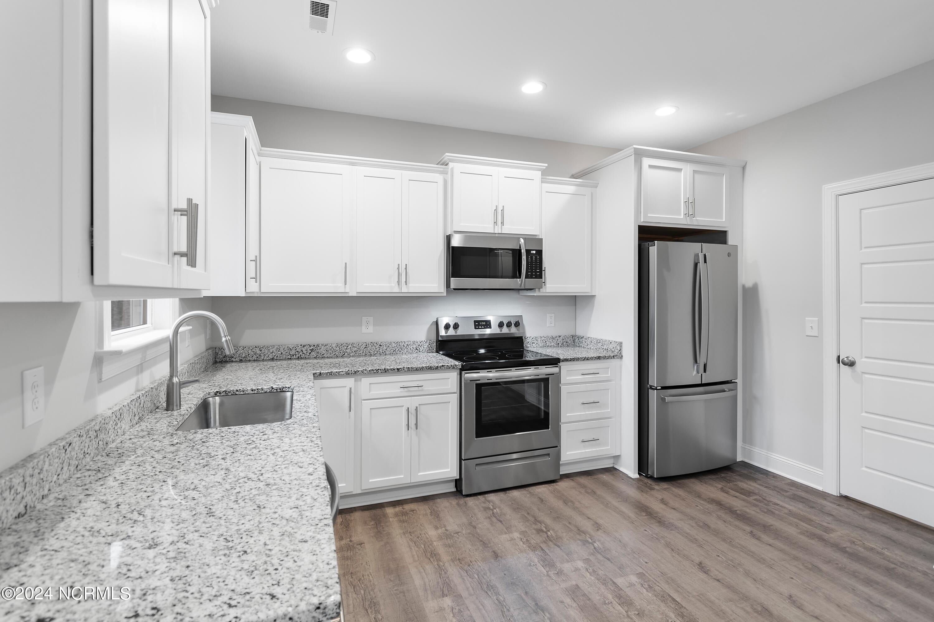 748 Edgewood Road Southport, NC 28461 - Photo 21 of 68 748EdgewoodRd - 18