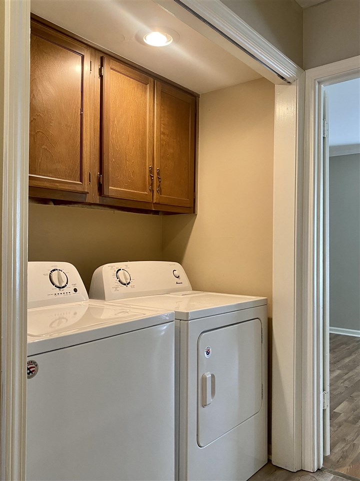 214 South Walnut Bend Road Memphis, TN 38018 - Photo 20 of 24 Located upstairs between bedrooms.
