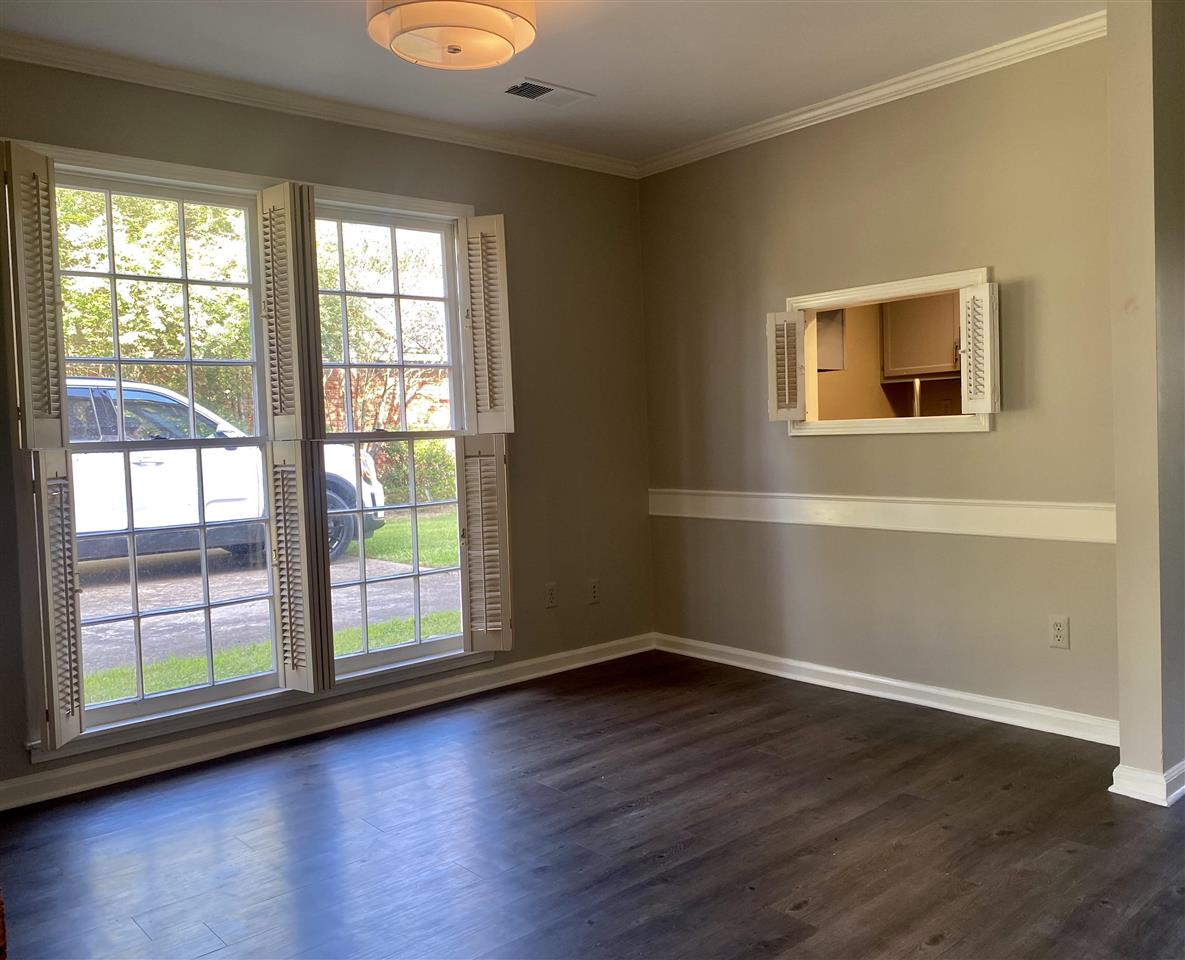 214 South Walnut Bend Road Memphis, TN 38018 - Photo 4 of 24 Dining Room can be used for living room or office space as well.