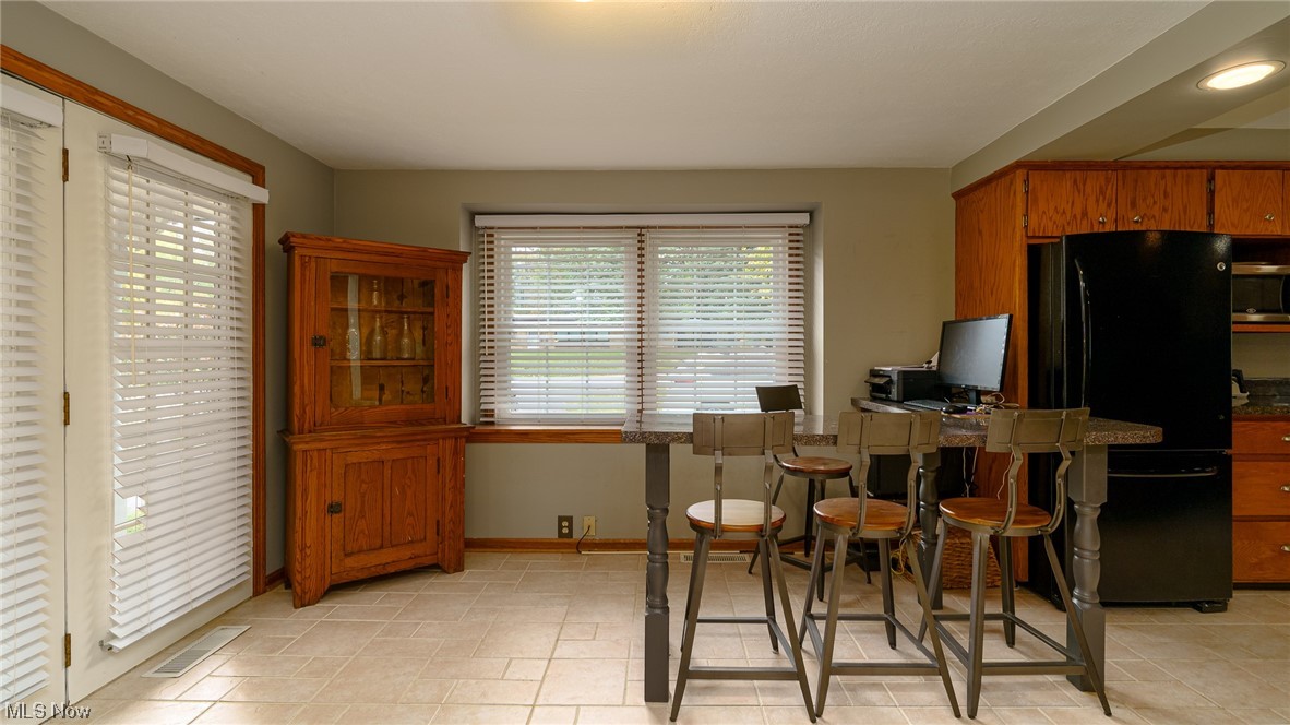 301 Perry Drive Northwest Canton, OH 44708 - Photo 16 of 34 Dining area