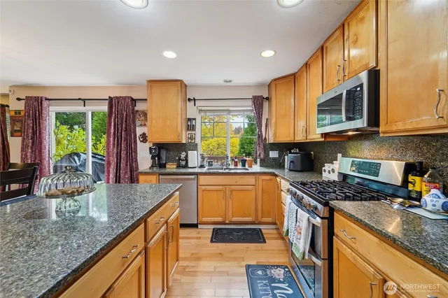 $4,800 | 10185 224th Avenue Northeast, Redmond, WA 98053