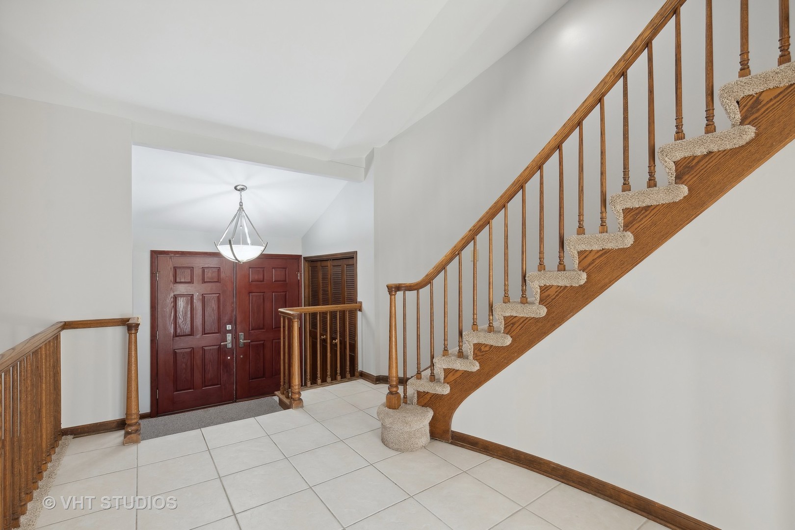 694 Ridge Road Highland Park, IL 60035 - Photo 9 of 27 a view of hallway with stairs
