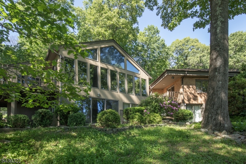 235 Mountainside Road Mendham, NJ 07945 - Photo 4 of 39