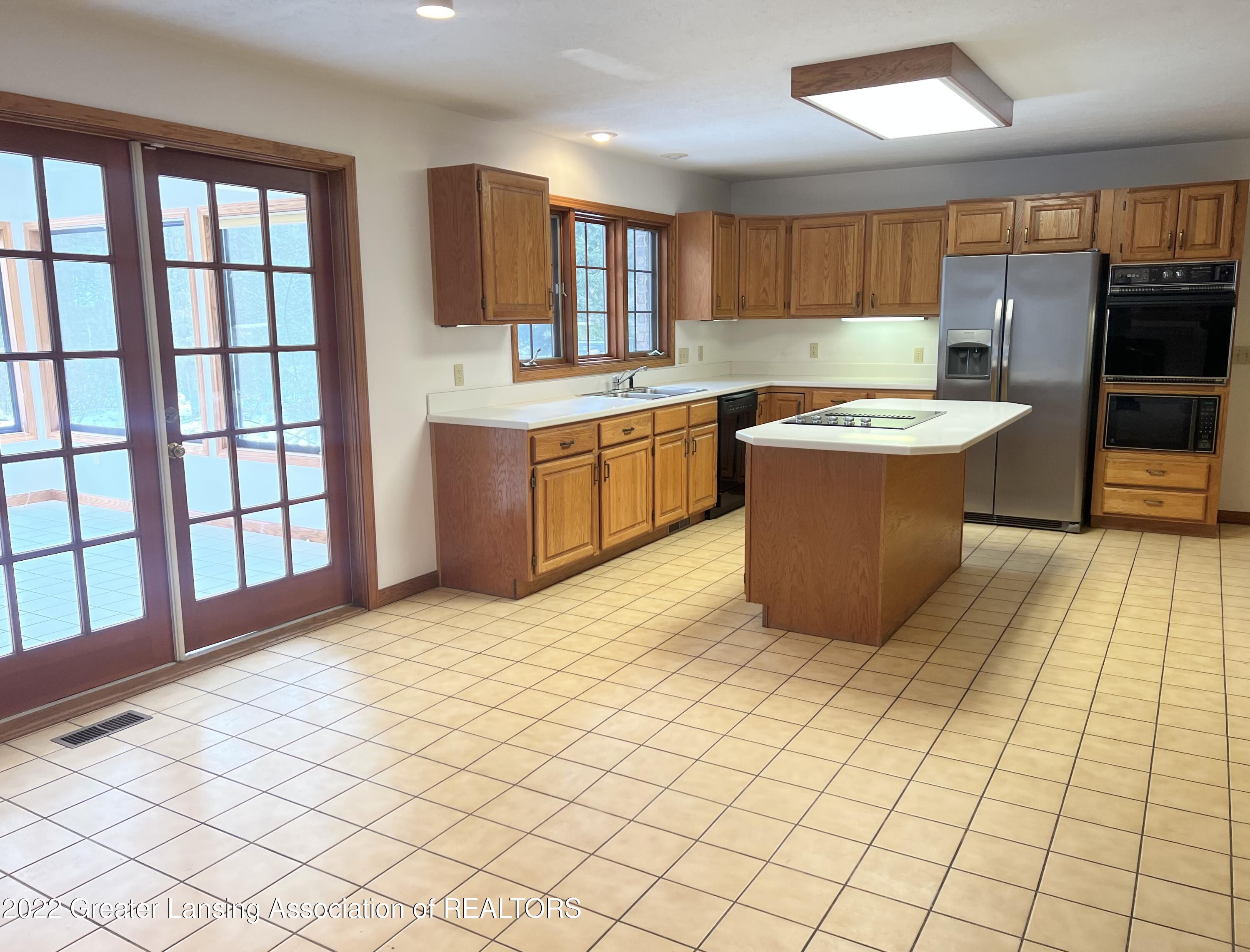 2557 Dustin Road Okemos, MI 48864 - Photo 15 of 53 KITCHEN