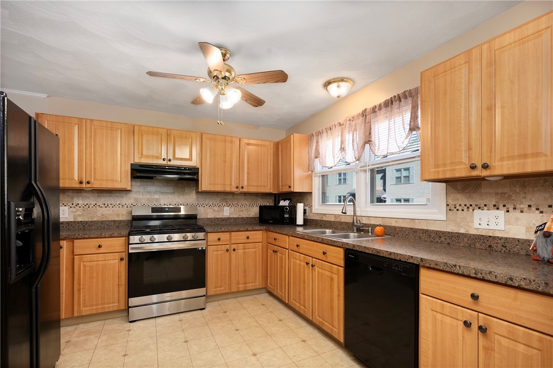 1603 Plainfield Pike, Unit A11 Johnston, RI 02919 - Photo 4 of 25