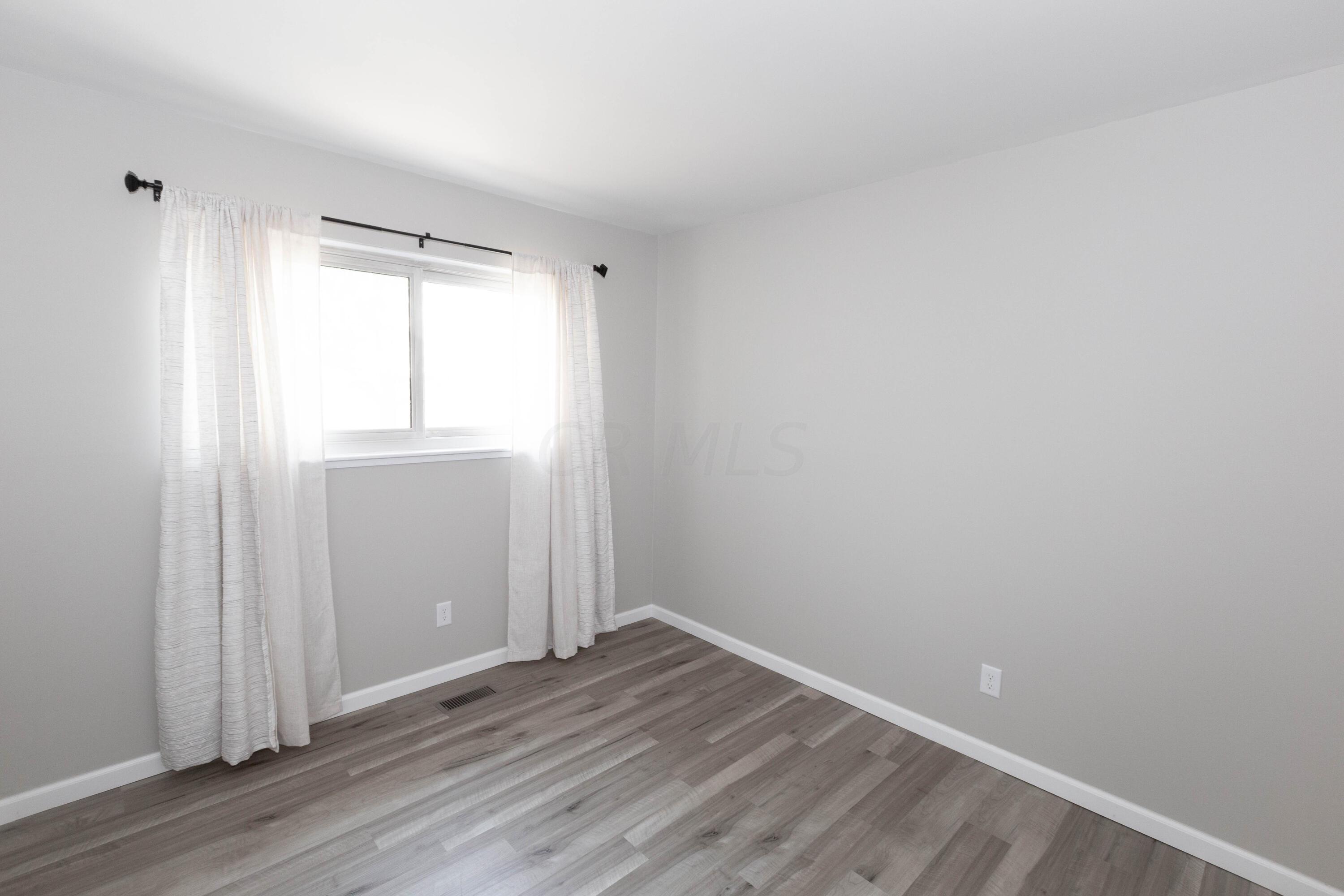 1872 Stetson Road Columbus, OH 43232 - Photo 22 of 30 Bedroom 2