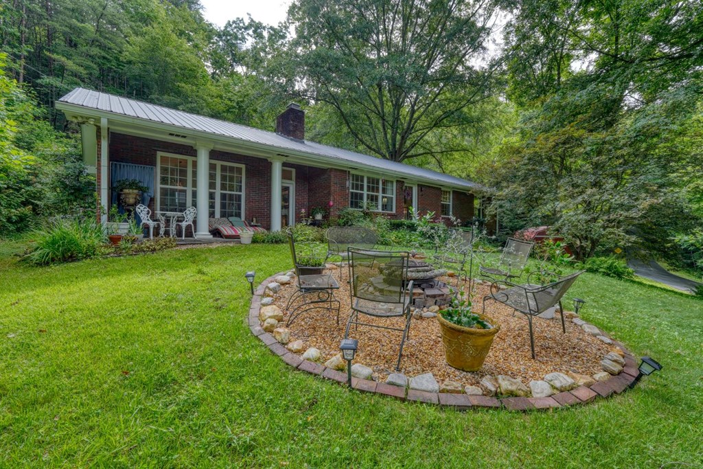 5127 Mineral Springs Road Young Harris, GA 30582 - Photo 3 of 43