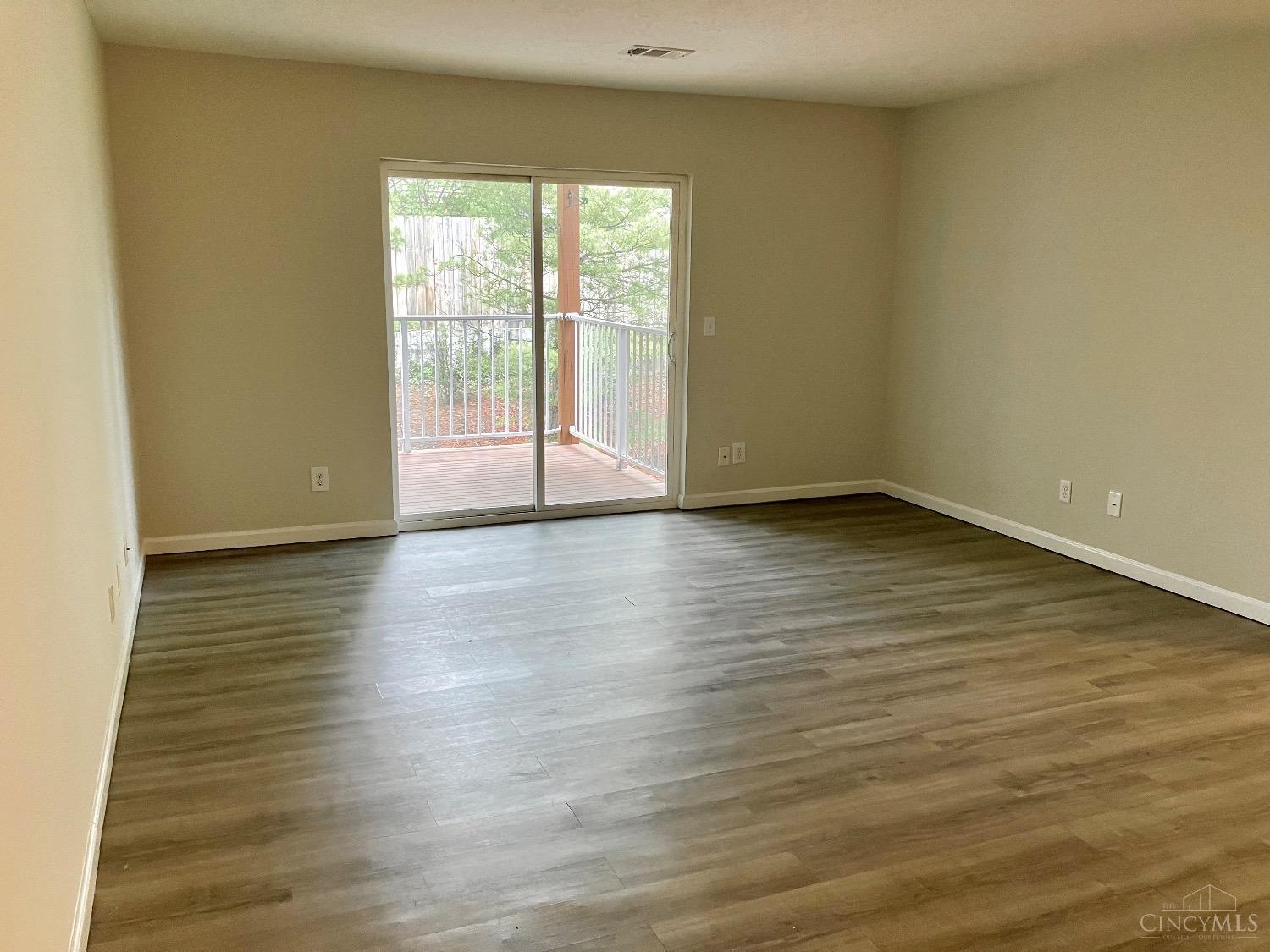 4553 Foley Road, Unit 4 Cincinnati, OH 45238 - Photo 2 of 16
