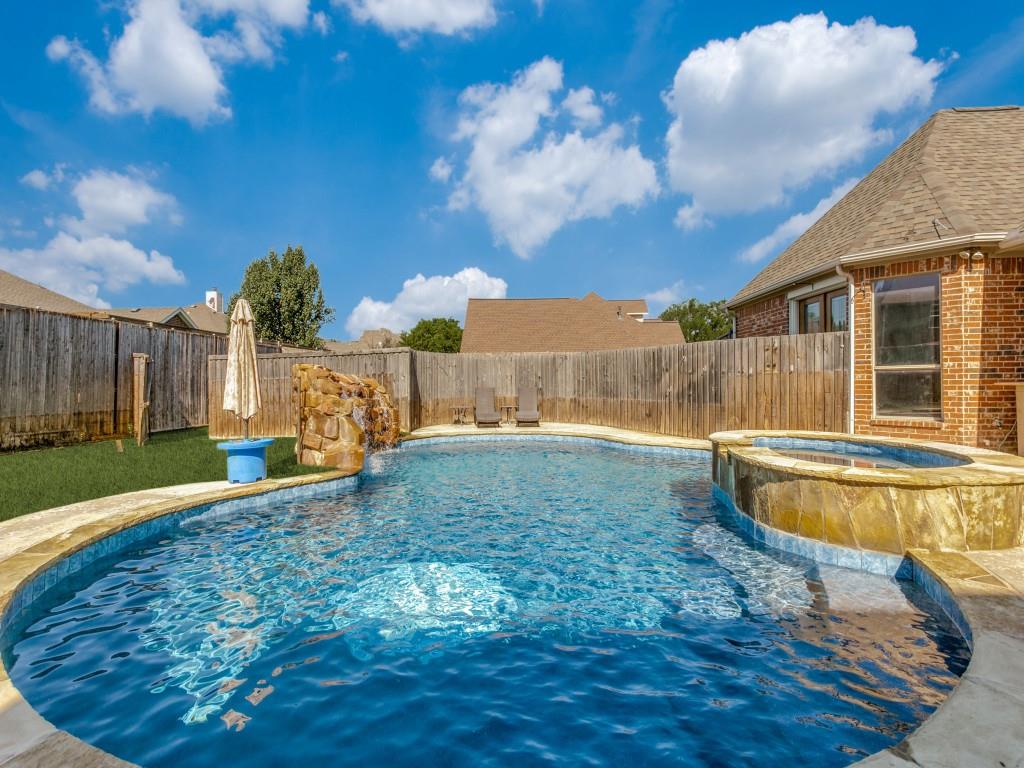 4304 Tree House Lane Corinth, TX 76208 - Photo 4 of 25