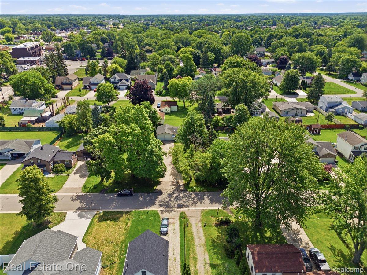 3003 Longview Avenue Rochester, MI 48307 - Photo 29 of 35 14-DJI_20260622104708_0322_D.jpg