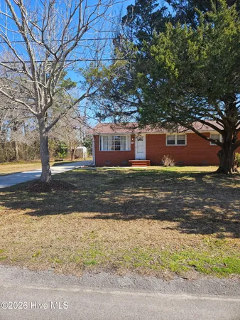 $1,650 | 708 West Pineland Drive, Swansboro, NC 28584