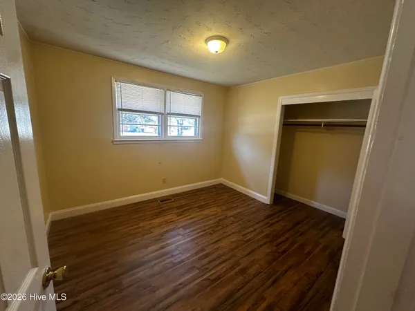 $1,650 | 708 West Pineland Drive, Swansboro, NC 28584