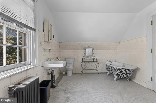 $999,000 | 1908 Woodlawn Avenue, Wilmington, DE 19806