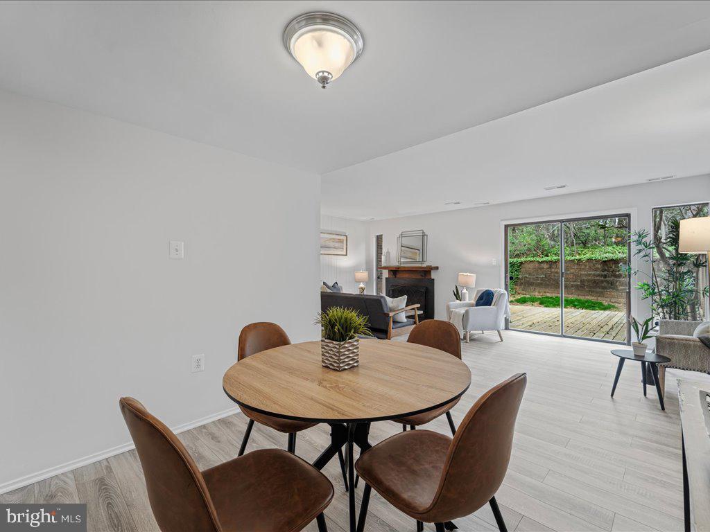 11942 Escalante Court Reston, VA 20191 - Photo 13 of 45 Dining Area