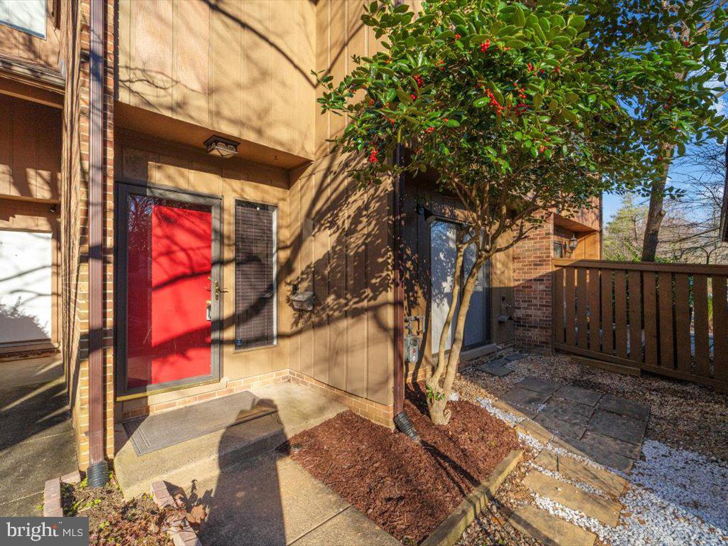 11942 Escalante Court Reston, VA 20191 - Photo 37 of 45