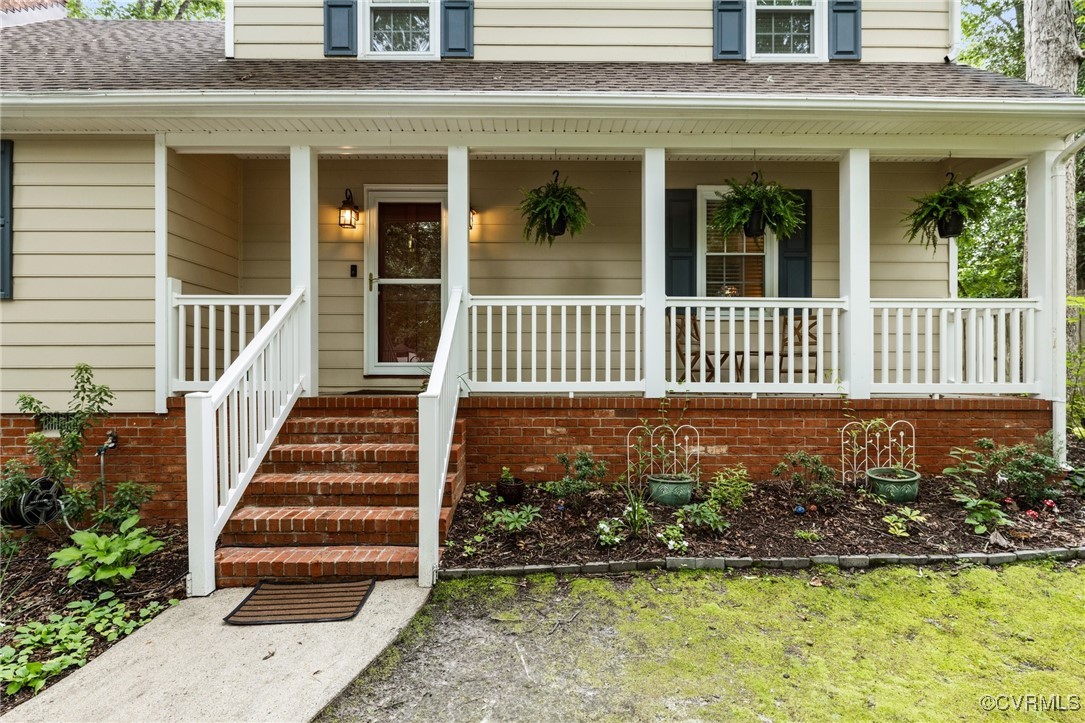 8264 Siege Road Mechanicsville, VA 23111 - Photo 4 of 29 front view of a house