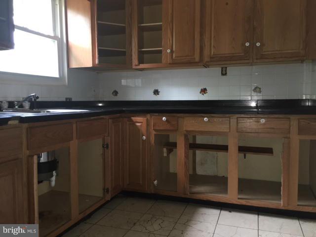 6808 Floyd Avenue Springfield, VA 22150 - Photo 11 of 14 Interior (General)