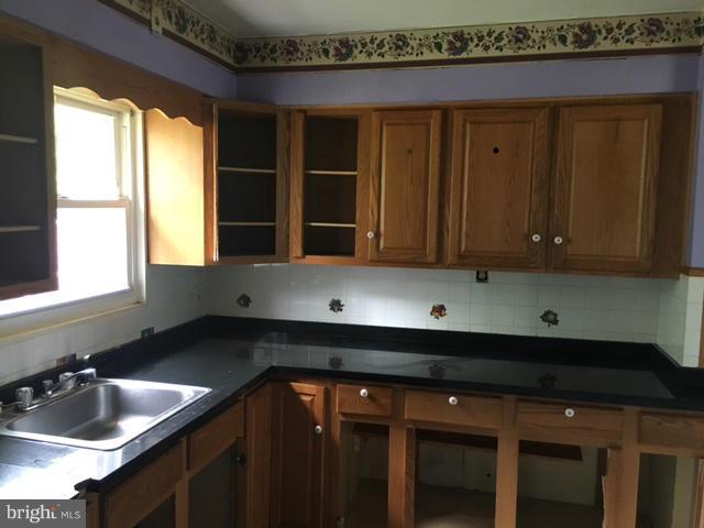 6808 Floyd Avenue Springfield, VA 22150 - Photo 9 of 14 Interior (General)