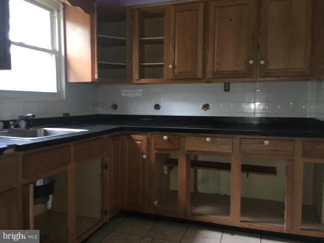 6808 Floyd Avenue Springfield, VA 22150 - Photo 10 of 14 Interior (General)