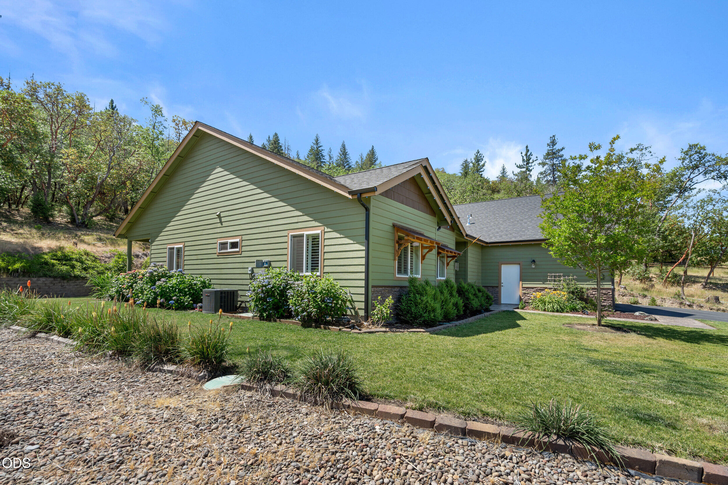 125 McKenzie Ridge Road Grants Pass, OR 97526 - Photo 37 of 62