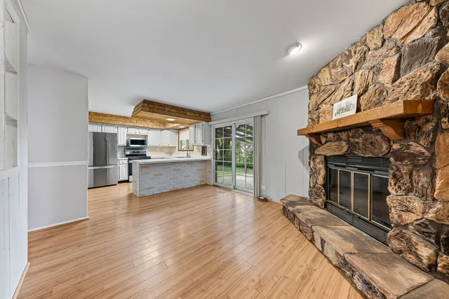 $324,900 | 1133 Bramble Avenue, Bolingbrook, IL 60490