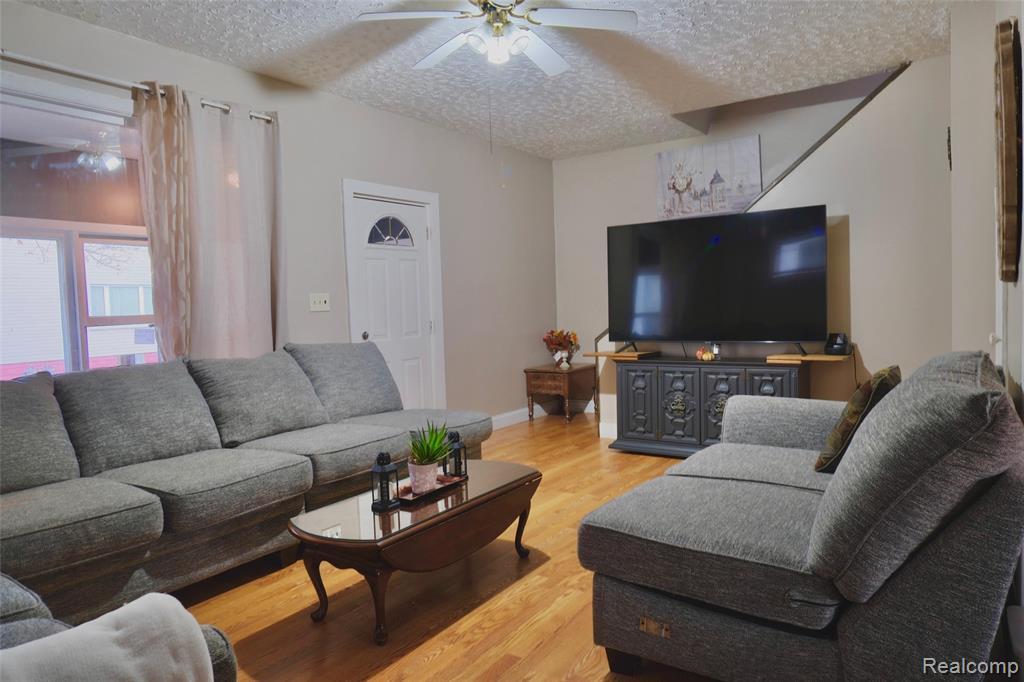54 Abbott Street River Rouge, MI 48218 - Photo 5 of 21