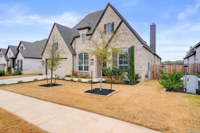 a view of outdoor space yard and front view of a house