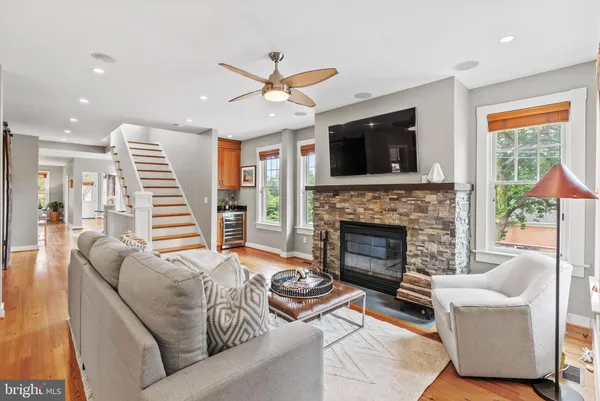 $9,500 | 5213 Cathedral Avenue Northwest, Washington, DC 20016