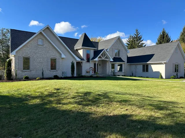 a house view with a outdoor space