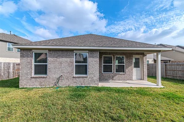 $2,550 | 7431 Sail Hl Drive, Cypress, TX 77433